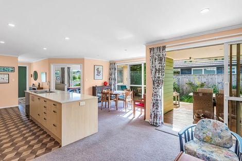 Photo of property in 82 Waipunahau Road, Waikanae, 5036