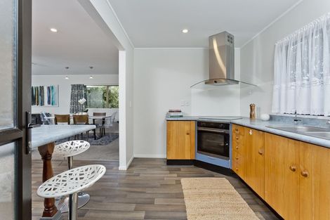 Photo of property in 1/24 Reynolds Place, Torbay, Auckland, 0630