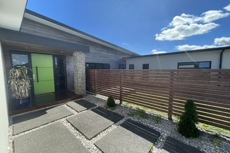 Photo of property in 5 Wentworth Lane, Waiwhakaiho, New Plymouth, 4312