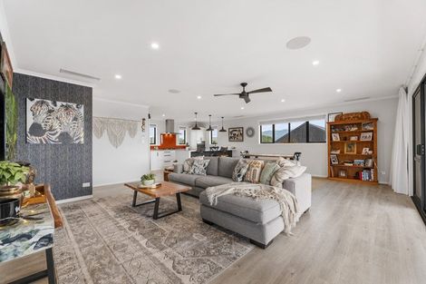 Photo of property in 16a No 2 Road, Te Puke, 3119