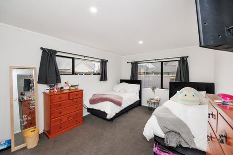 Photo of property in 28 Jefferson Crescent, Milson, Palmerston North, 4414