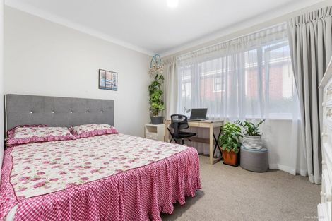 Photo of property in 36 Savoy Road, Glen Eden, Auckland, 0602