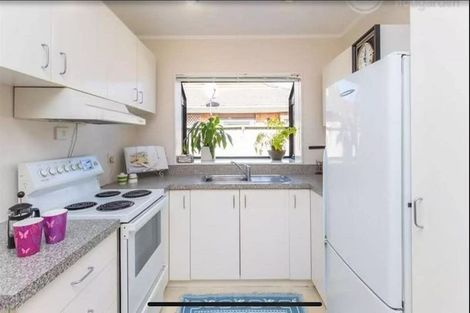 Photo of property in 2/26 Inverness Road, Browns Bay, Auckland, 0630