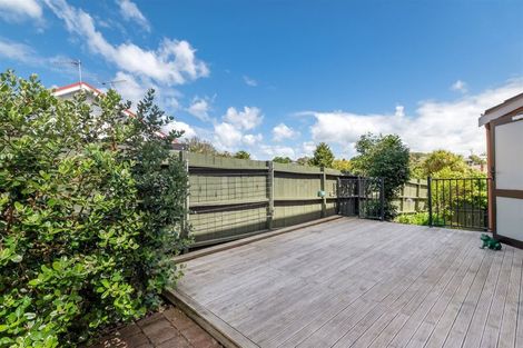 Photo of property in 2/10 Tiri View Place, Waiake, Auckland, 0630