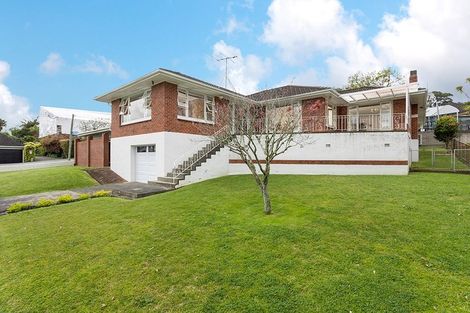 Photo of property in 2 Saratoga Avenue, Herne Bay, Auckland, 1011
