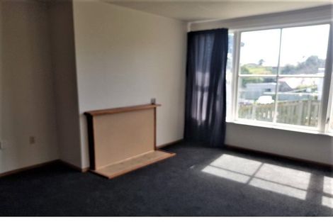 Photo of property in 35 Cornwall Crescent, Cannons Creek, Porirua, 5024