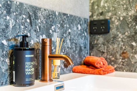 Photo of property in 28 Taurangawaka Road, One Tree Point, 0118