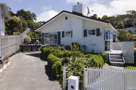 Photo of property in 65 Churton Drive, Churton Park, Wellington, 6037