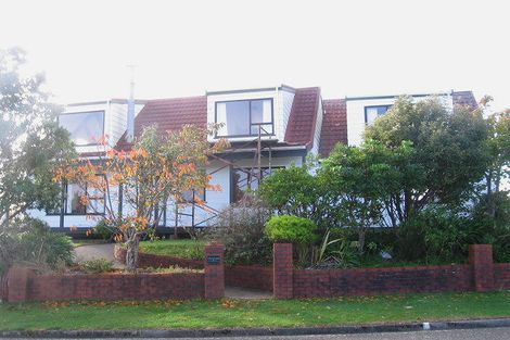 Photo of property in 1 Lindis Close, Kelson, Lower Hutt, 5010