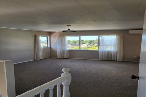 Photo of property in 64 Lavery Place, Sunnynook, Auckland, 0632