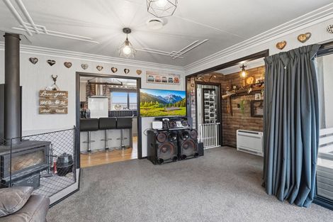 Photo of property in 215 Mcquarrie Street, Kingswell, Invercargill, 9812
