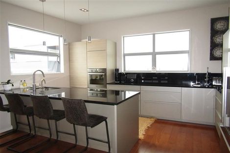 Photo of property in Wilk Heights, 2/8 Wilk Lane, Browns Bay, Auckland, 0630