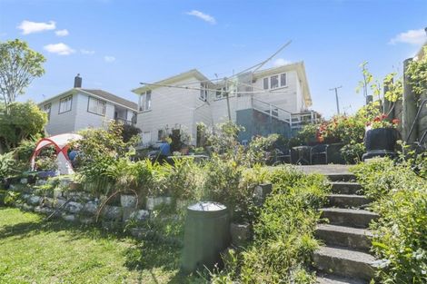 Photo of property in 18 Cornwall Crescent, Cannons Creek, Porirua, 5024