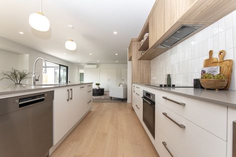 Photo of property in 2/130 Richmond Street, Petone, Lower Hutt, 5012