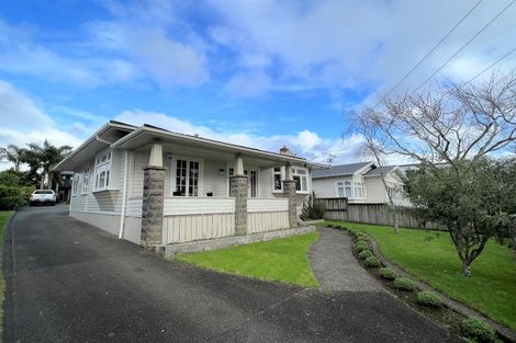 Photo of property in 22 Walker Road, Point Chevalier, Auckland, 1022