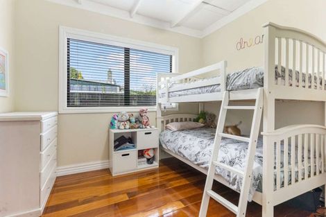 Photo of property in 36 Young Crescent, Drury, 2113