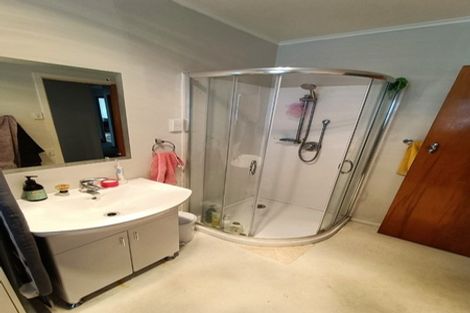 Photo of property in 15 Collier Avenue, Karori, Wellington, 6012