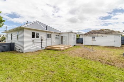 Photo of property in 186 Cornfoot Street, Castlecliff, Whanganui, 4501