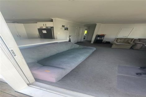 Photo of property in 16 Evans Road, Weymouth, Auckland, 2103