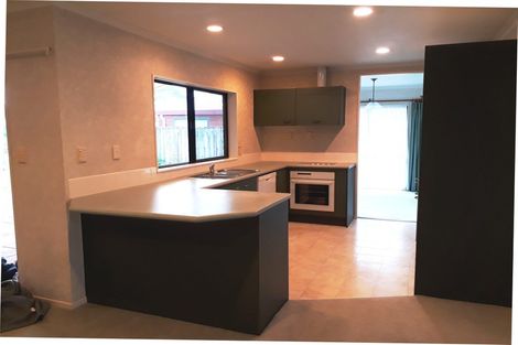 Photo of property in 137 Burswood Drive, Burswood, Auckland, 2013