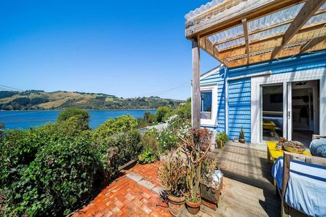 Photo of property in 17 Adderley Terrace, Ravensbourne, Dunedin, 9022