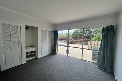 Photo of property in 1 Fyvie Avenue, Tawa, Wellington, 5028