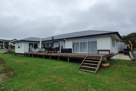 Photo of property in 32 Eagles Way, Cable Bay, 0420