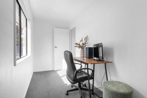Photo of property in 9b Beadle Place, St Andrews, Hamilton, 3200