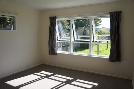Photo of property in 24 Waipani Road, Te Atatu Peninsula, Auckland, 0610