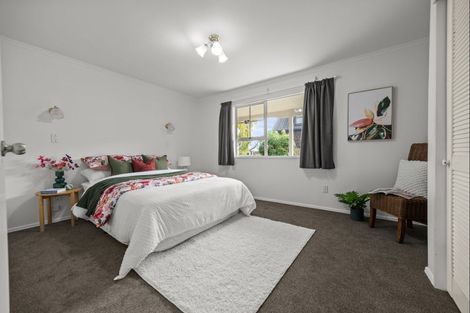 Photo of property in 17 Caulfield Place, Awapuni, Palmerston North, 4412