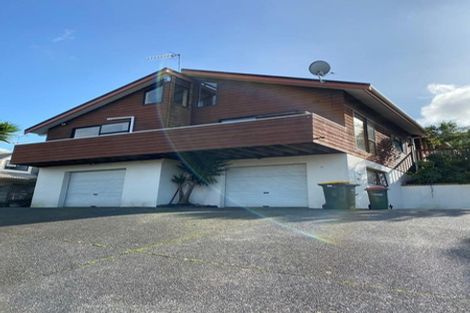 Photo of property in 43 Greenvalley Rise, Glenfield, Auckland, 0629