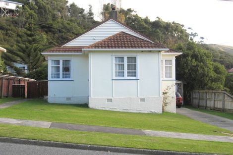 Photo of property in 4 Swainson Street, Naenae, Lower Hutt, 5011