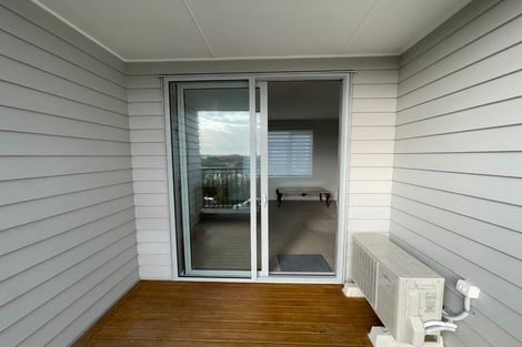 Photo of property in 7 Ceramic Lane, New Lynn, Auckland, 0600