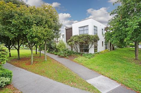 Photo of property in 15 The Track, Takanini, 2112