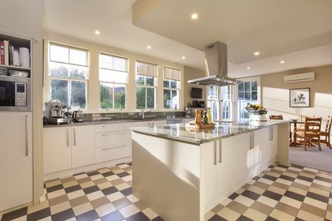 Photo of property in 26 Crosland Road, South Head, Helensville, 0874