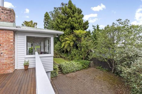 Photo of property in 4 Longfellow Parade, Glen Eden, Auckland, 0604