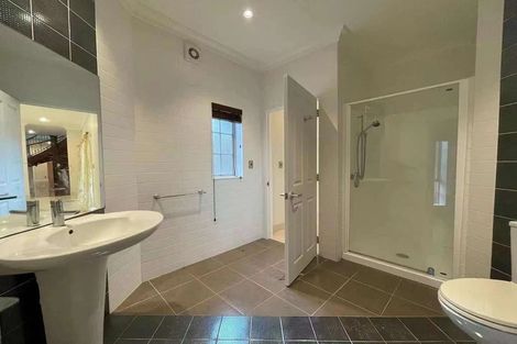 Photo of property in 38c Wicklam Lane, Greenhithe, Auckland, 0632