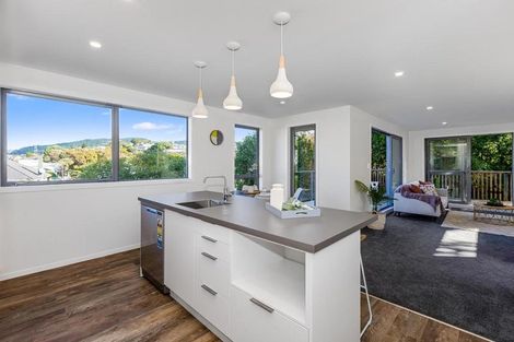 Photo of property in 10a Rewa Terrace, Tawa, Wellington, 5028