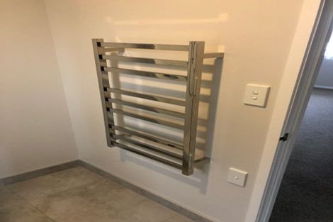 Photo of property in 1/10 Holt Avenue, Torbay, Auckland, 0630