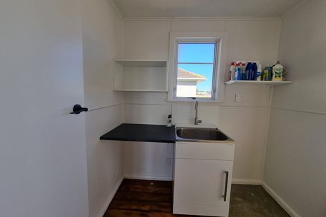 Photo of property in 27 Kenney Crescent, Fairfield, Hamilton, 3214