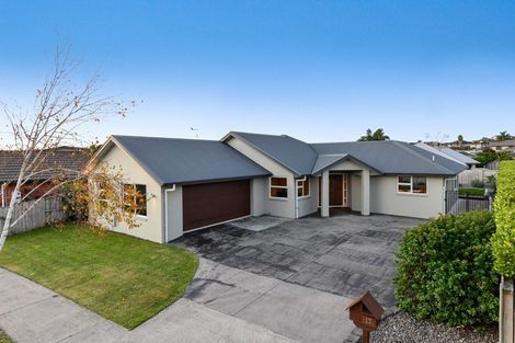 Photo of property in 17 Compton Grove, Huntington, Hamilton, 3210