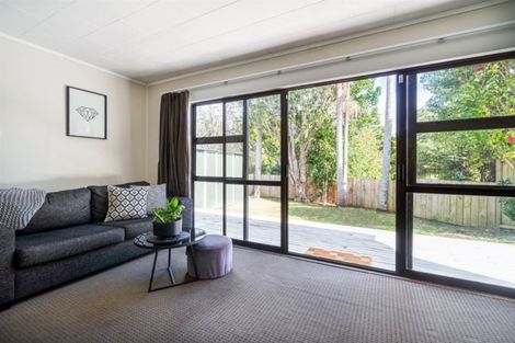 Photo of property in 1/34 Drome View Place, Beach Haven, Auckland, 0626
