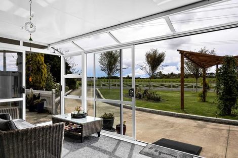 Photo of property in 24 Victoria Road, Stratford, 4391