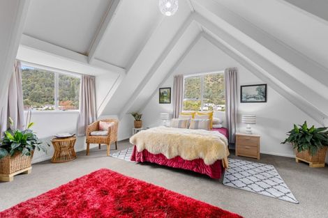 Photo of property in 45 Dorset Street, Picton, 7220