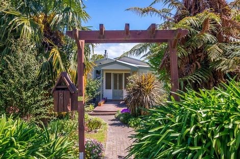 Photo of property in 2 Tui Crescent, Waikanae, 5036