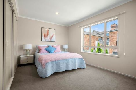 Photo of property in 9 Horizon View Road, Oteha, Auckland, 0632