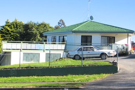 Photo of property in 15 Everglade Drive, Goodwood Heights, Auckland, 2105