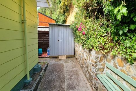 Photo of property in 4 Beverley Grove, Paparangi, Wellington, 6037
