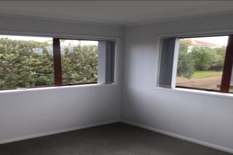 Photo of property in 10 Norma Avenue, Te Atatu South, Auckland, 0610