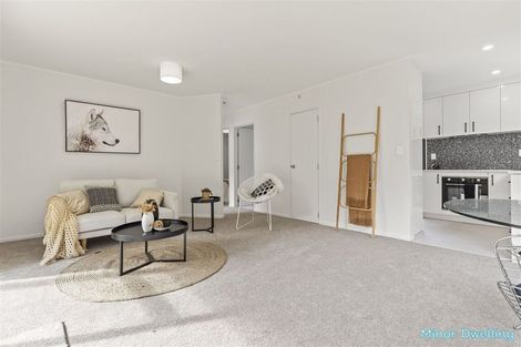 Photo of property in 8 Kupari Place, Totara Vale, Auckland, 0629